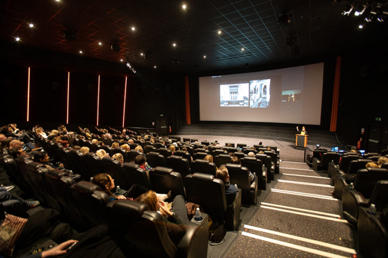 VUE CONFERENCES & EVENTS’ SHOWCASE BRINGS THE GLAMOUR TO HYBRID